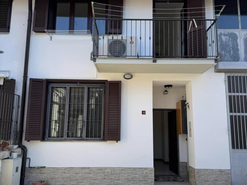 3LOCALI / 100MQ./ PADERNO DUGNANO (frazione Incirano)